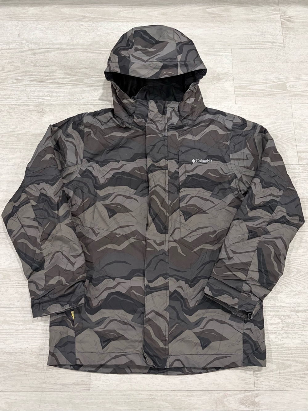 Columbia Grey And Black Camouflage Raincoat Full Zip Jacket Size Youth L 14/16